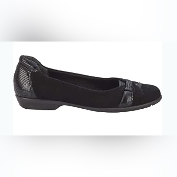 Walking Cradles Freya Black Round Toe Slip On Nubuck Leather Flat 7.5 Wide. NWOT - Picture 2 of 12